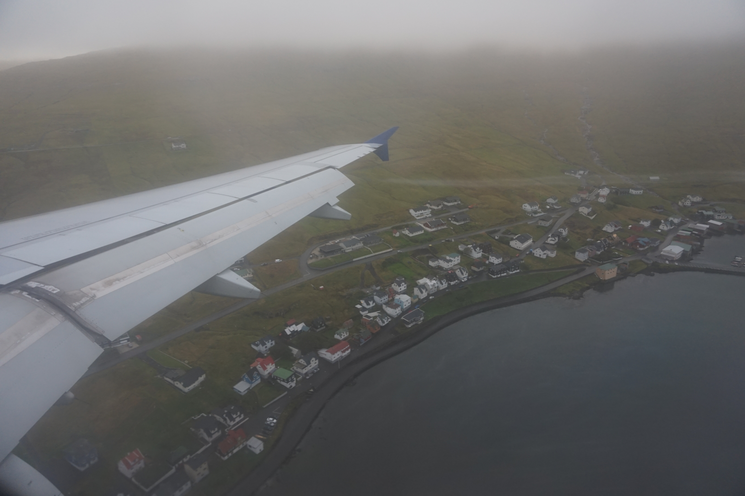 Anflug auf die Färöer Inseln